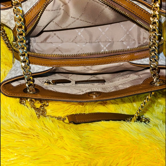 💜Michael Kors Vanilla Shoulder bag - Picture 8 of 11